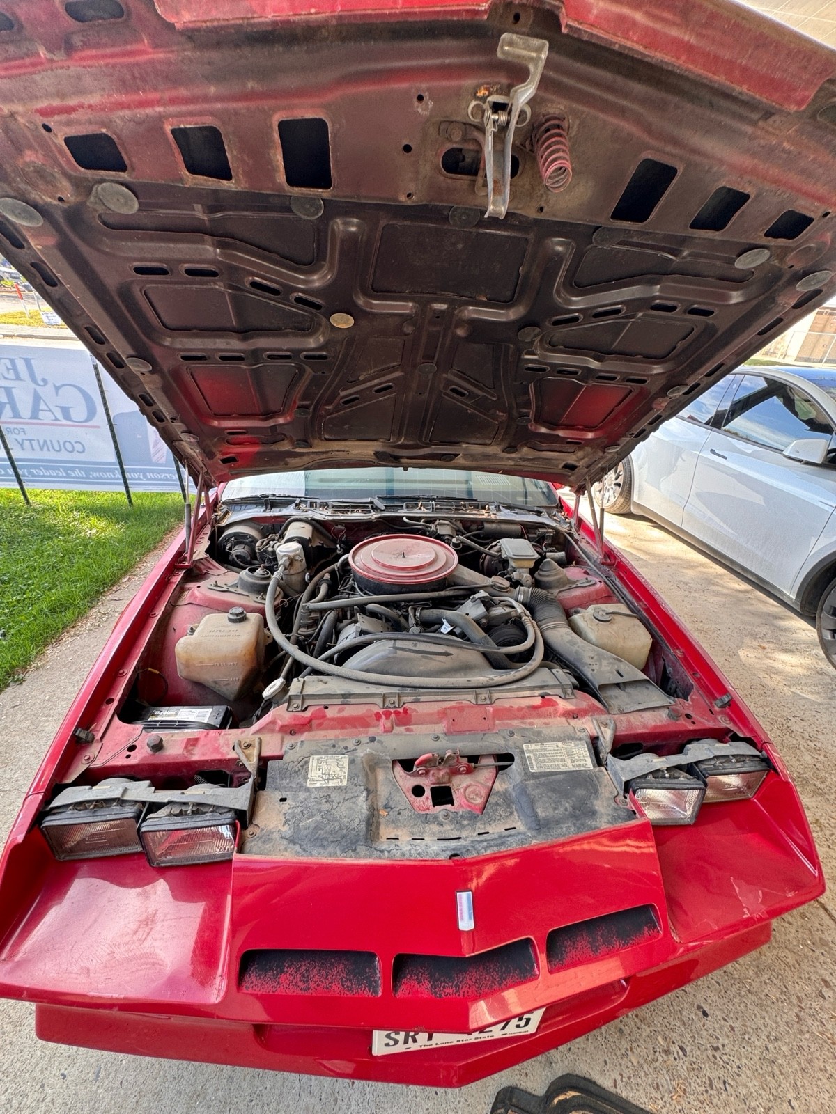 Chevrolet-Camaro-1983-Coupe-11