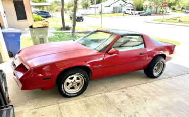Chevrolet-Camaro-1983-Coupe