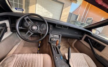 Chevrolet-Camaro-1983-Coupe-8