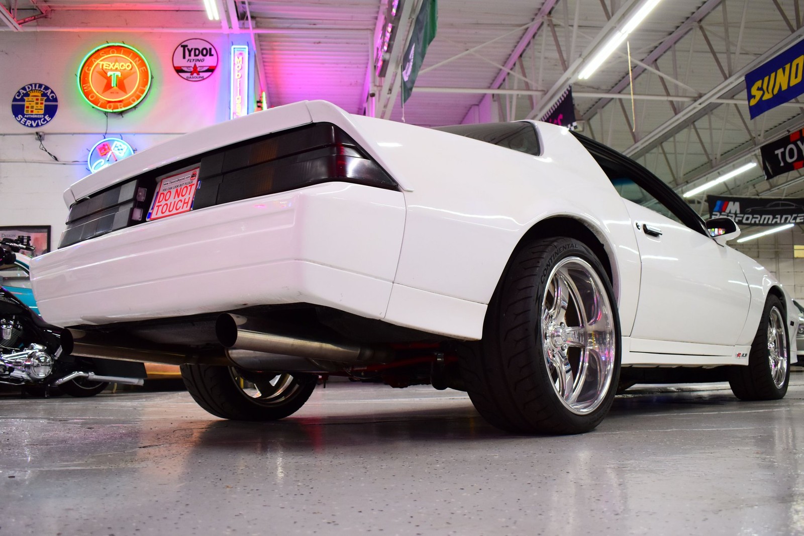 Chevrolet-Camaro-1984-Coupe-10