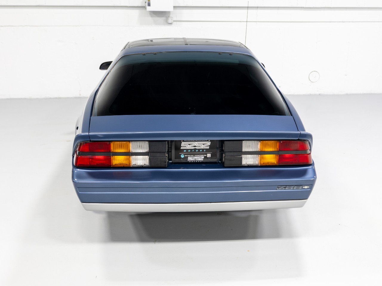 Chevrolet-Camaro-1984-Coupe-14