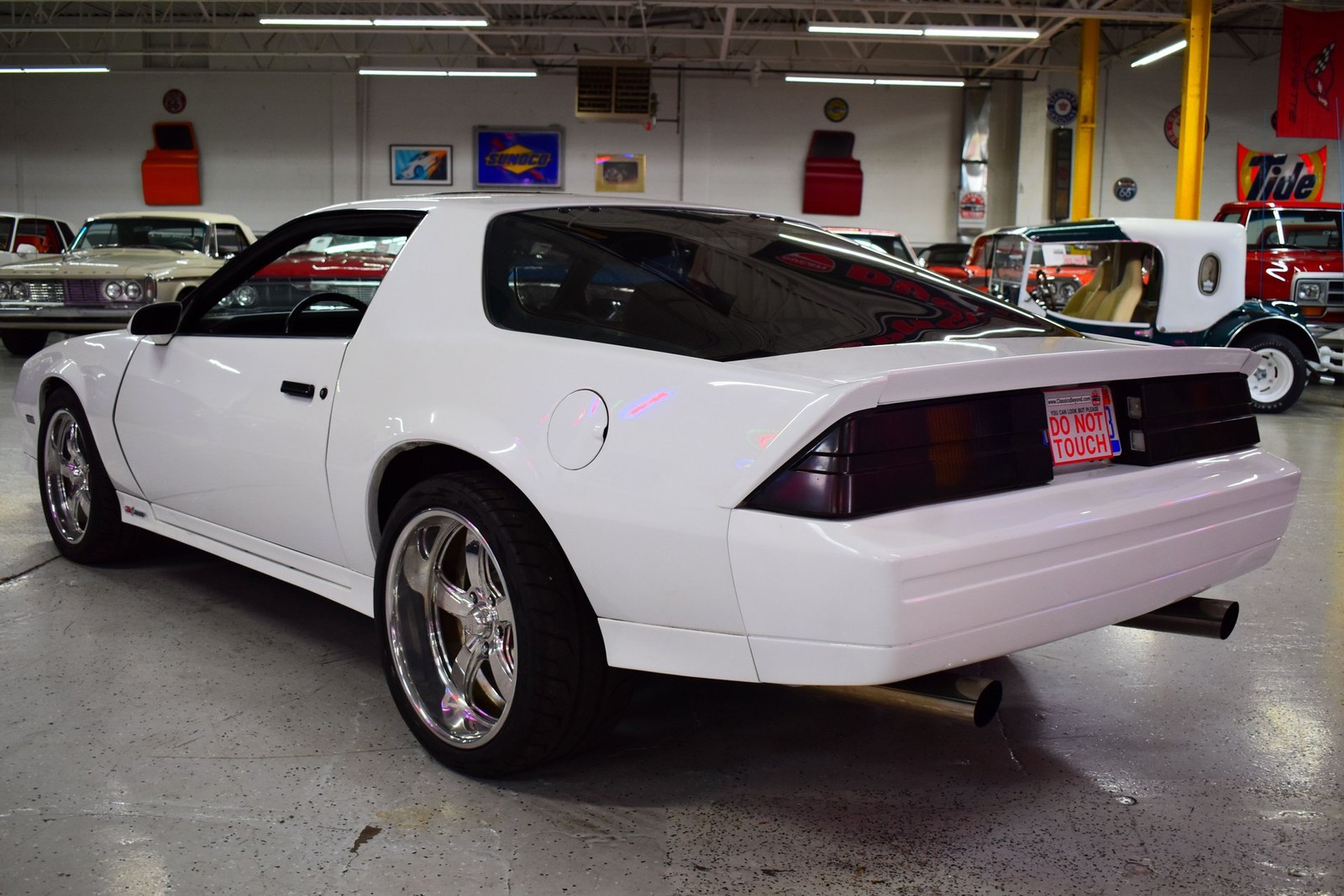 Chevrolet-Camaro-1984-Coupe-14