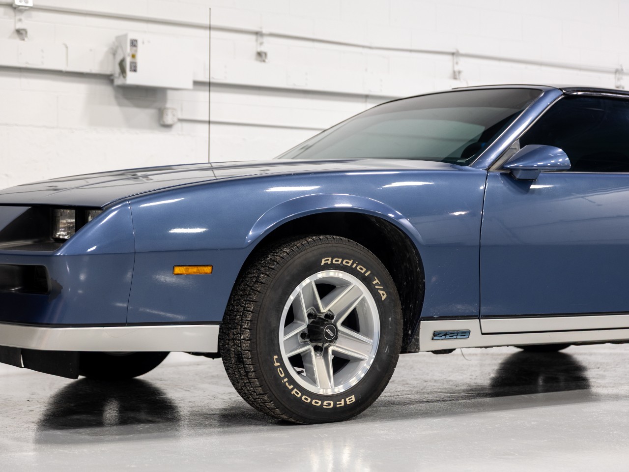 Chevrolet-Camaro-1984-Coupe-15