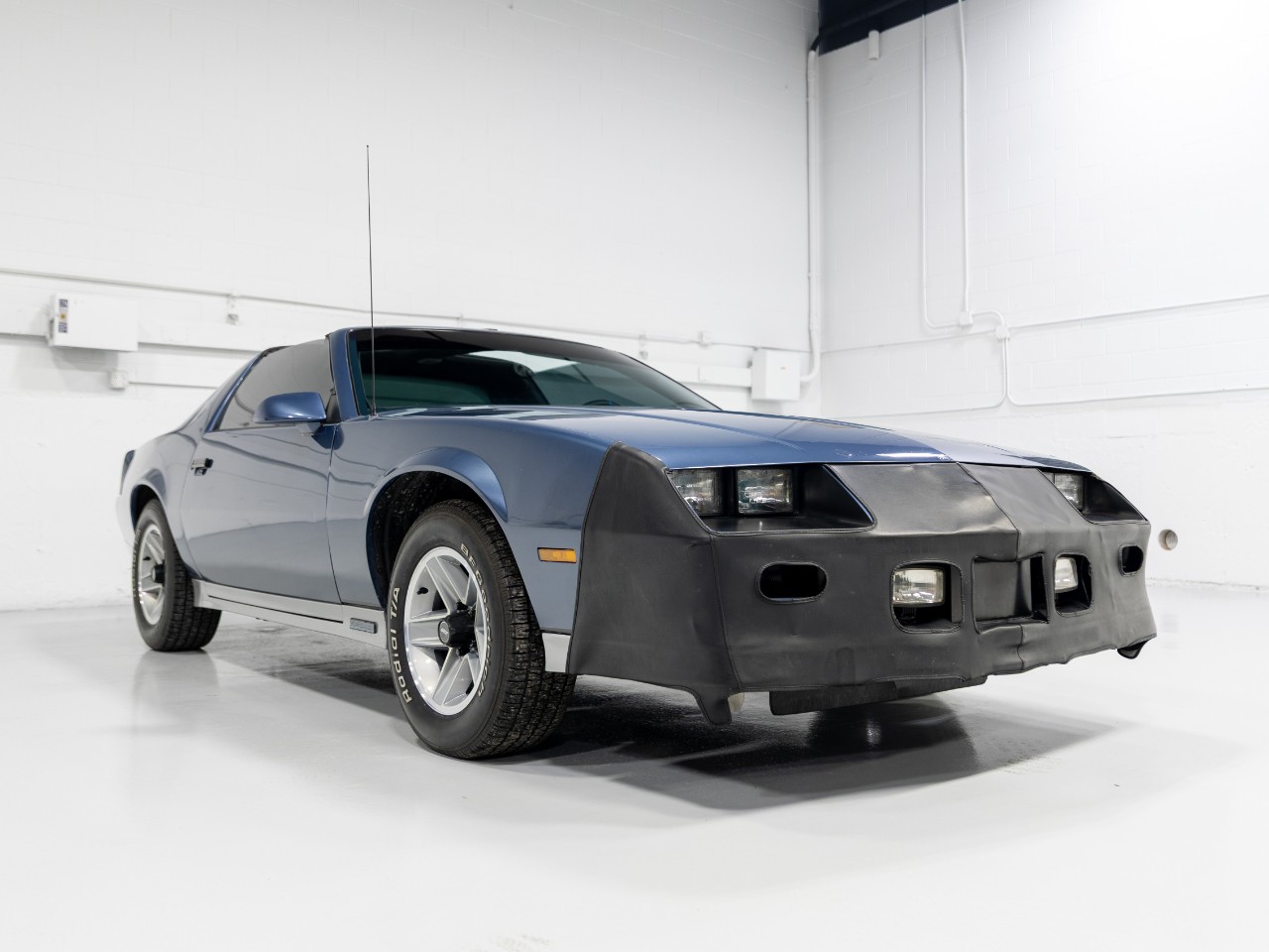 Chevrolet-Camaro-1984-Coupe-18