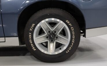 Chevrolet-Camaro-1984-Coupe-25