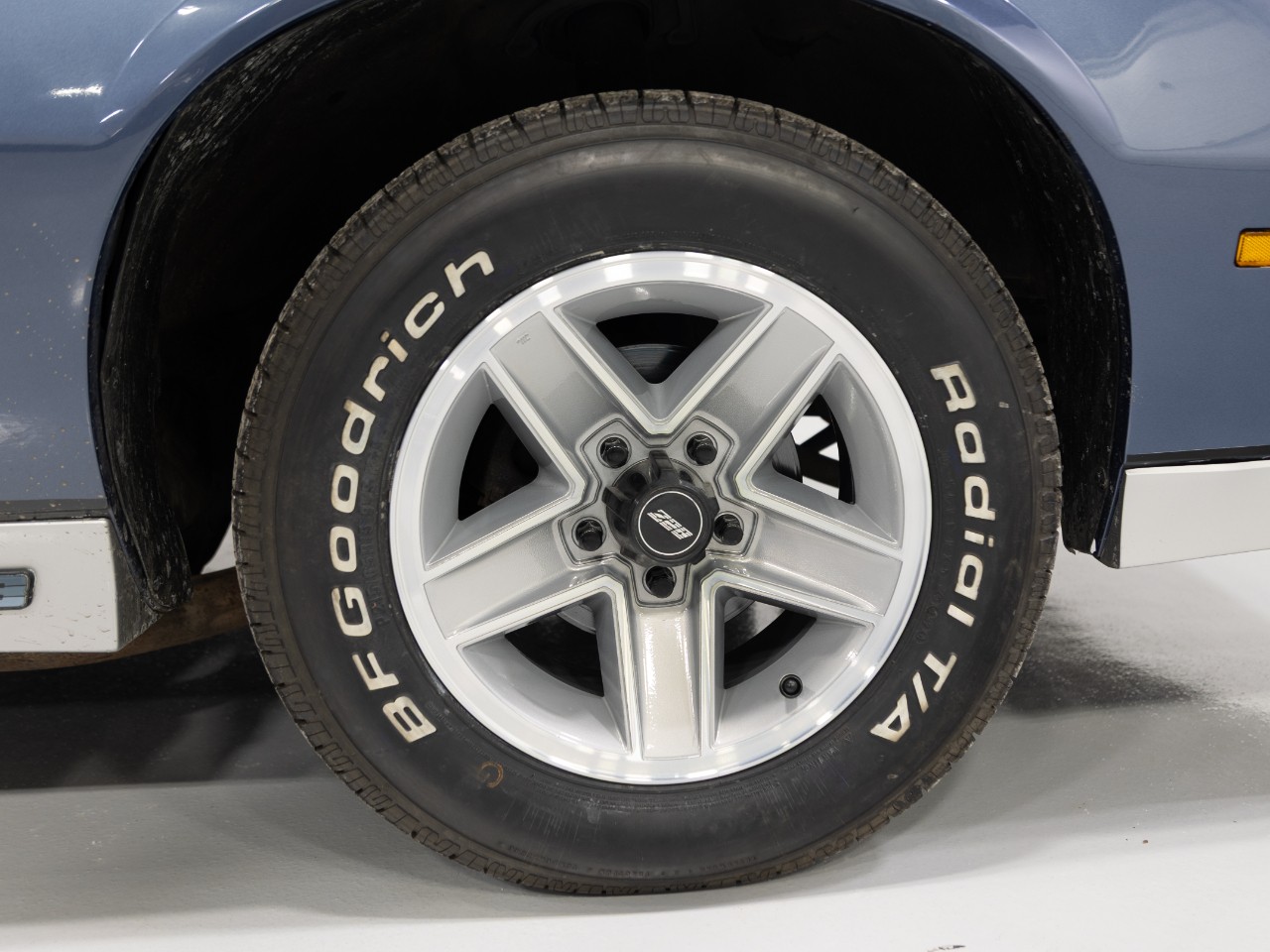 Chevrolet-Camaro-1984-Coupe-26