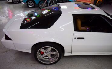 Chevrolet-Camaro-1984-Coupe-5