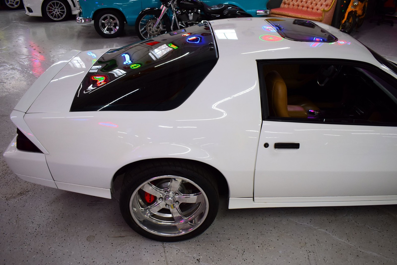 Chevrolet-Camaro-1984-Coupe-5