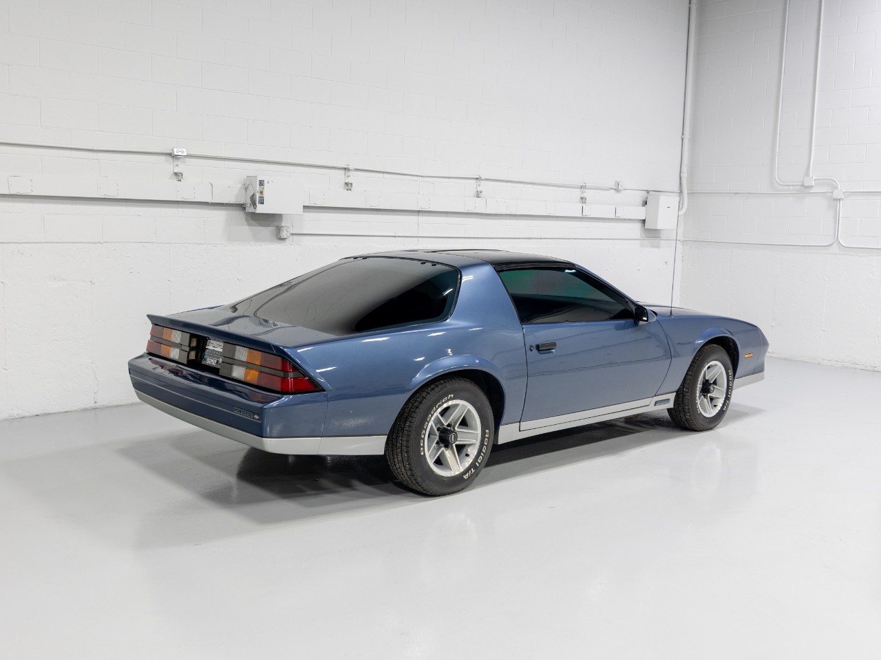 Chevrolet-Camaro-1984-Coupe-6