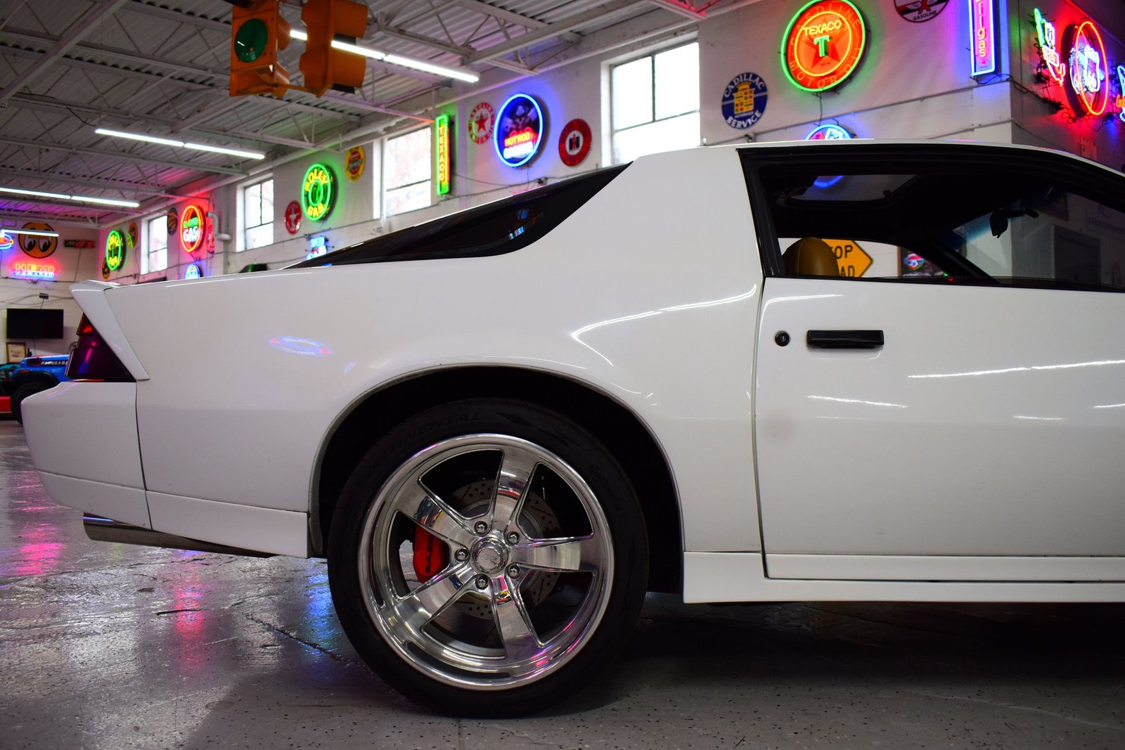 Chevrolet-Camaro-1984-Coupe-6