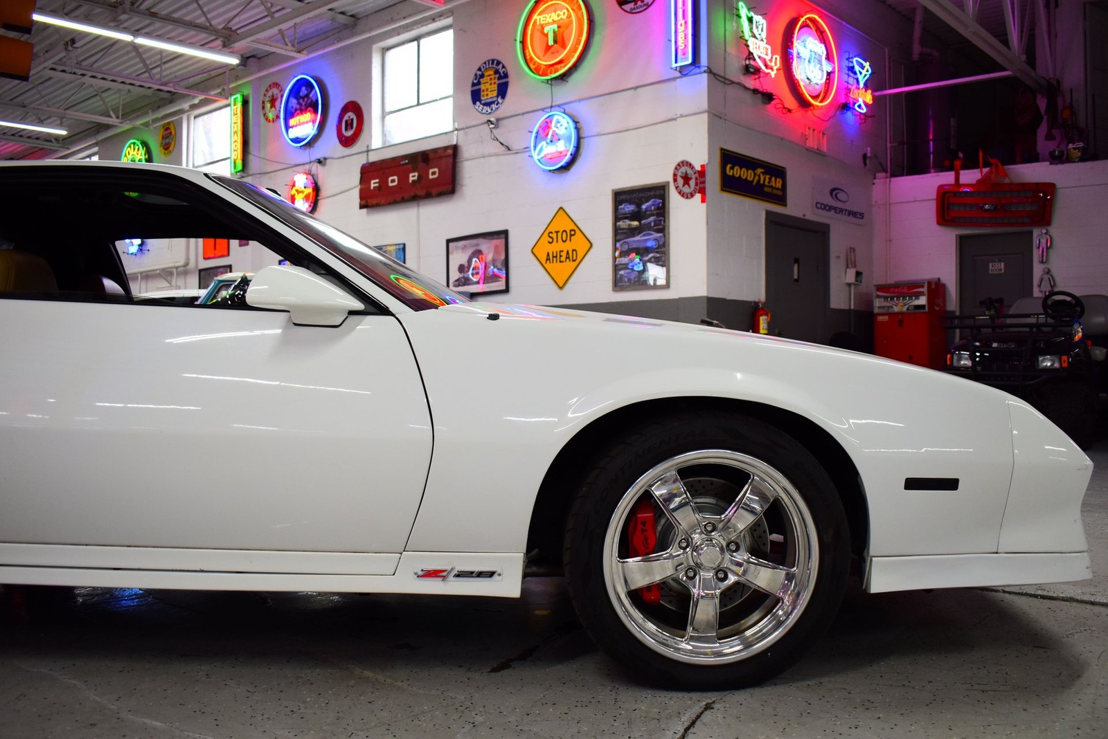 Chevrolet-Camaro-1984-Coupe-7