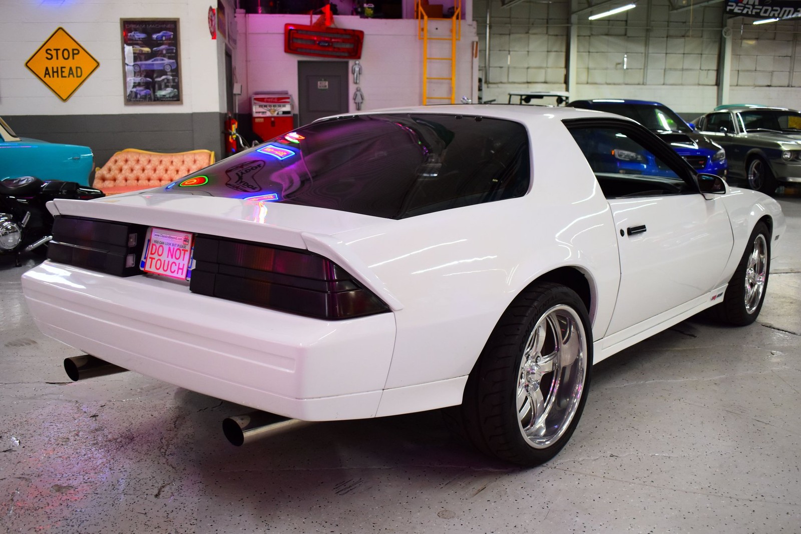 Chevrolet-Camaro-1984-Coupe-8