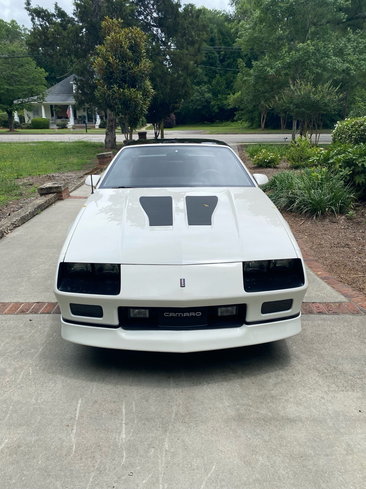 Chevrolet-Camaro-1986-Coupe-1