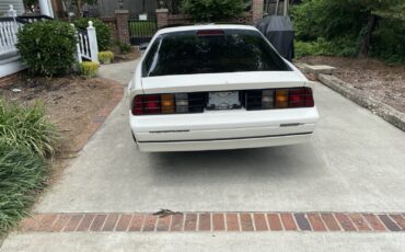 Chevrolet-Camaro-1986-Coupe-2