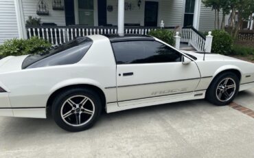 Chevrolet-Camaro-1986-Coupe-3