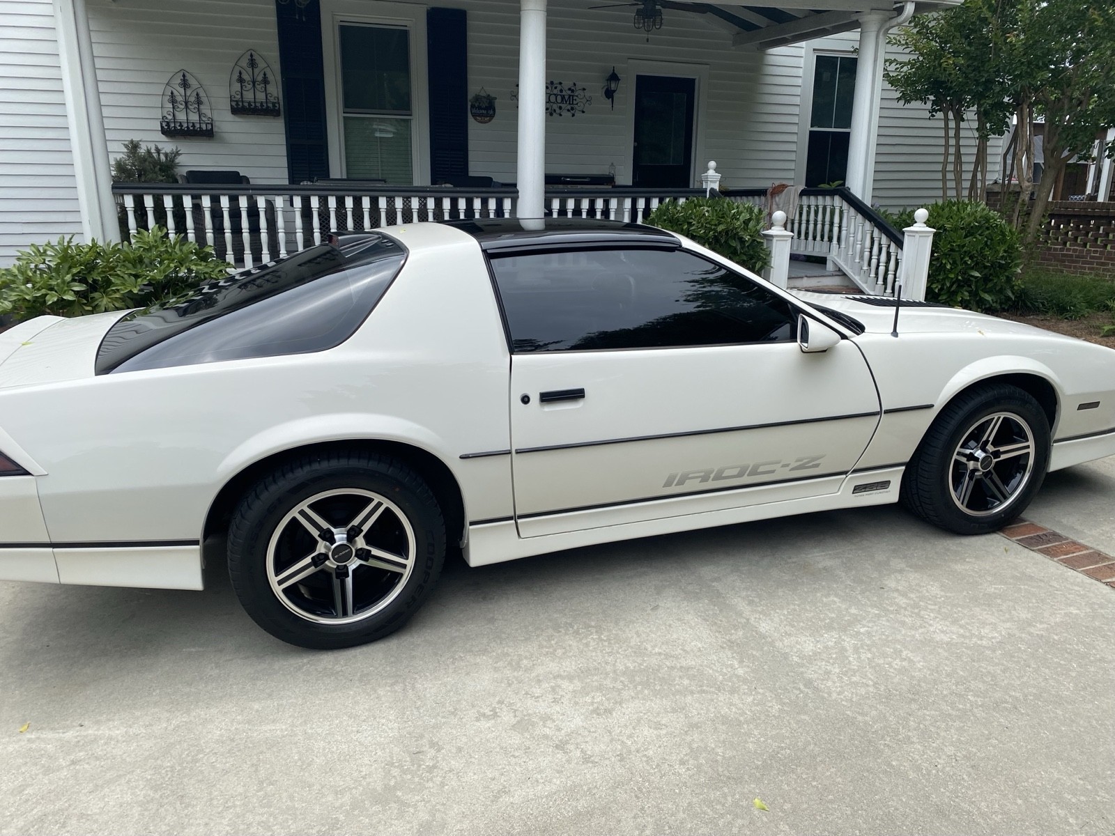 Chevrolet-Camaro-1986-Coupe-3