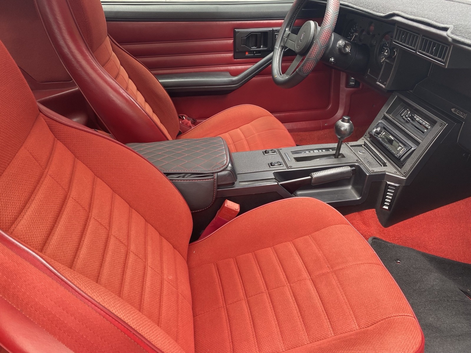 Chevrolet-Camaro-1986-Coupe-5