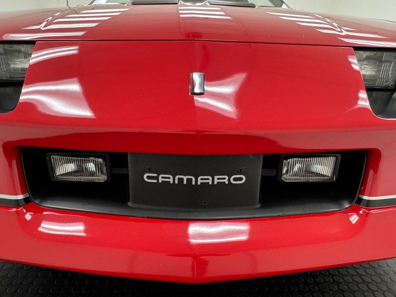 Chevrolet-Camaro-1986-Flame-Red-Black-13