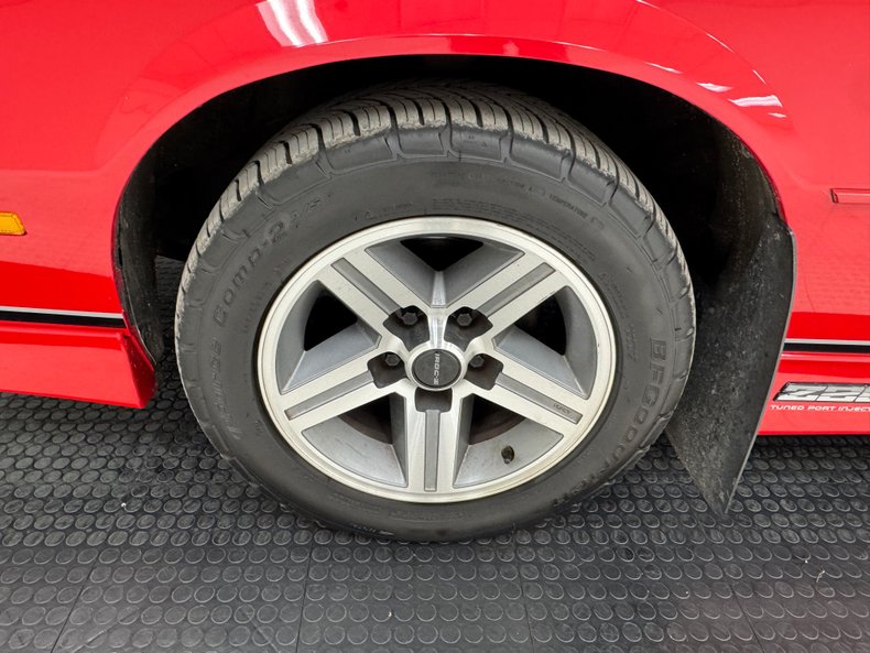 Chevrolet-Camaro-1986-Flame-Red-Black-16