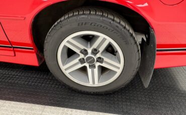 Chevrolet-Camaro-1986-Flame-Red-Black-2