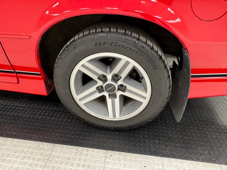 Chevrolet-Camaro-1986-Flame-Red-Black-2