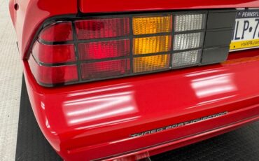 Chevrolet-Camaro-1986-Flame-Red-Black-22