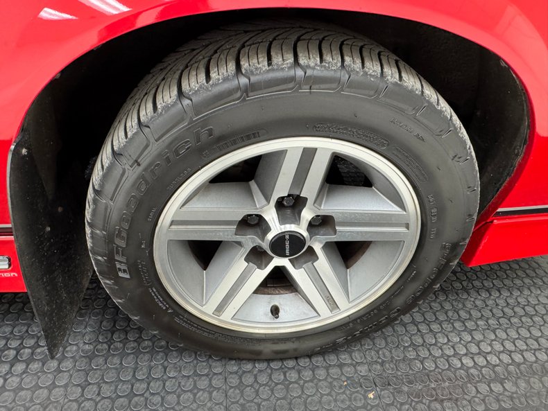 Chevrolet-Camaro-1986-Flame-Red-Black-25