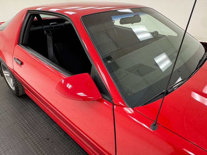 Chevrolet-Camaro-1986-Flame-Red-Black-26