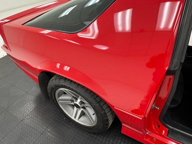 Chevrolet-Camaro-1986-Flame-Red-Black-36