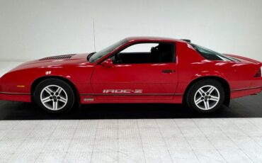 Chevrolet-Camaro-1986-Flame-Red-Black