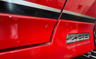 Chevrolet-Camaro-1986-Flame-Red-Black-42