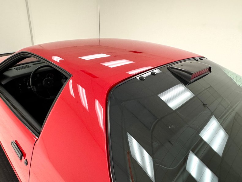 Chevrolet-Camaro-1986-Flame-Red-Black-47