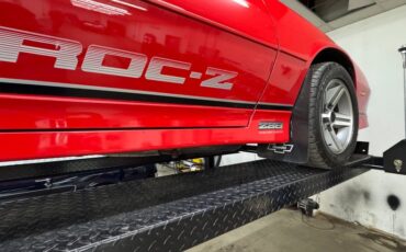 Chevrolet-Camaro-1986-Flame-Red-Black-5