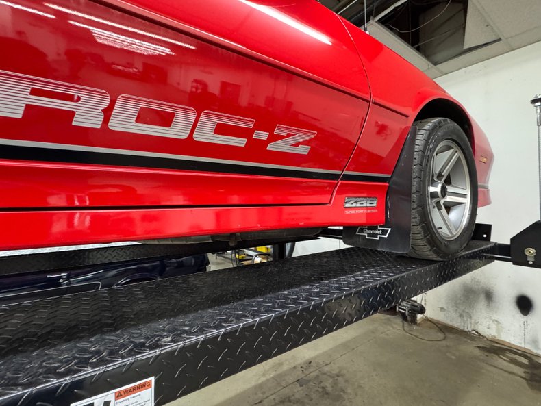 Chevrolet-Camaro-1986-Flame-Red-Black-5