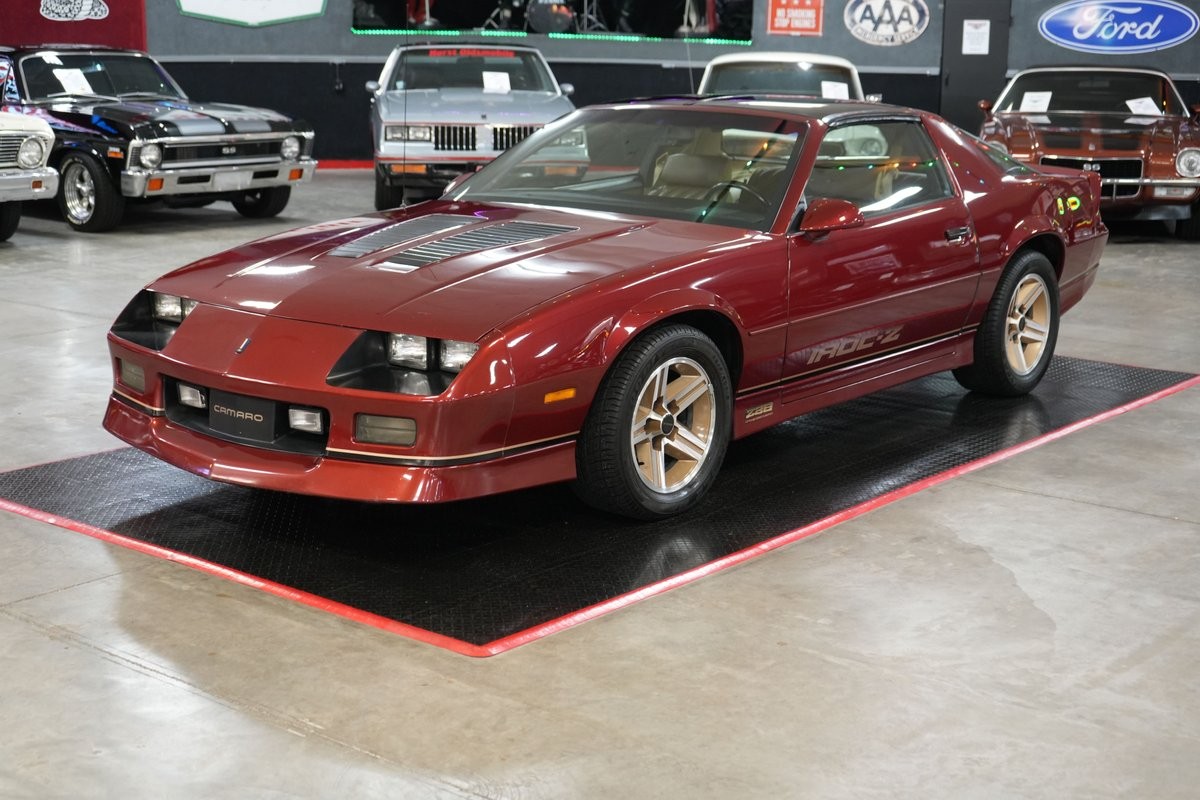 Chevrolet-Camaro-1987-Coupe-1