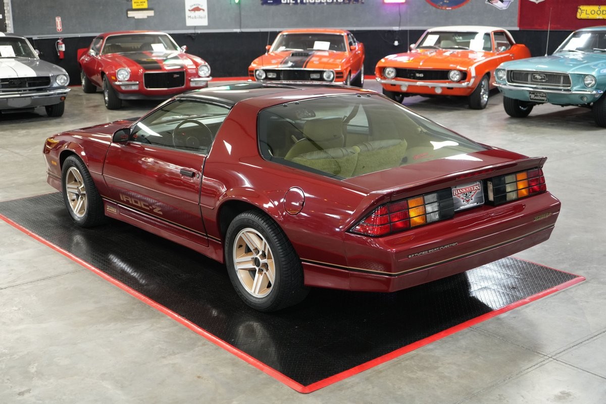 Chevrolet-Camaro-1987-Coupe-12