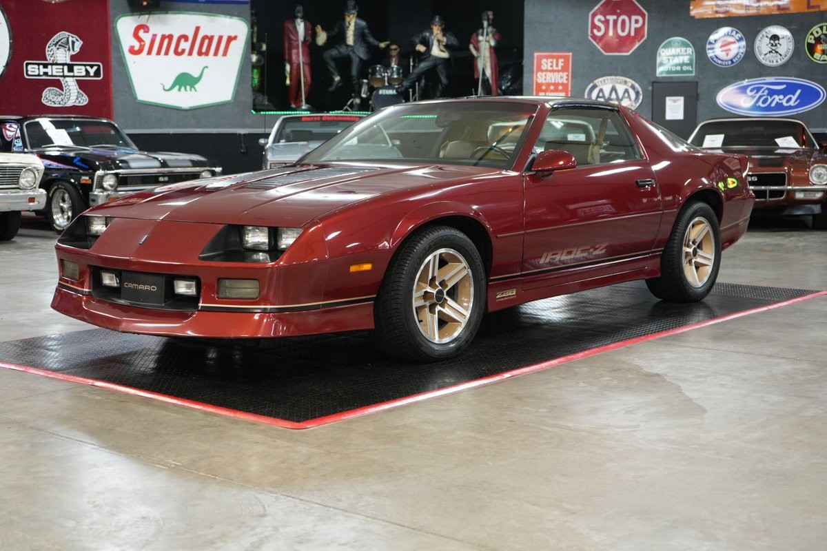 Chevrolet-Camaro-1987-Coupe-18