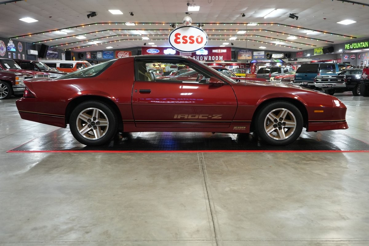 Chevrolet-Camaro-1987-Coupe-23