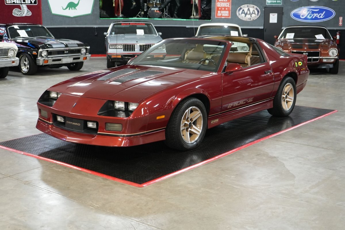 Chevrolet-Camaro-1987-Coupe-26