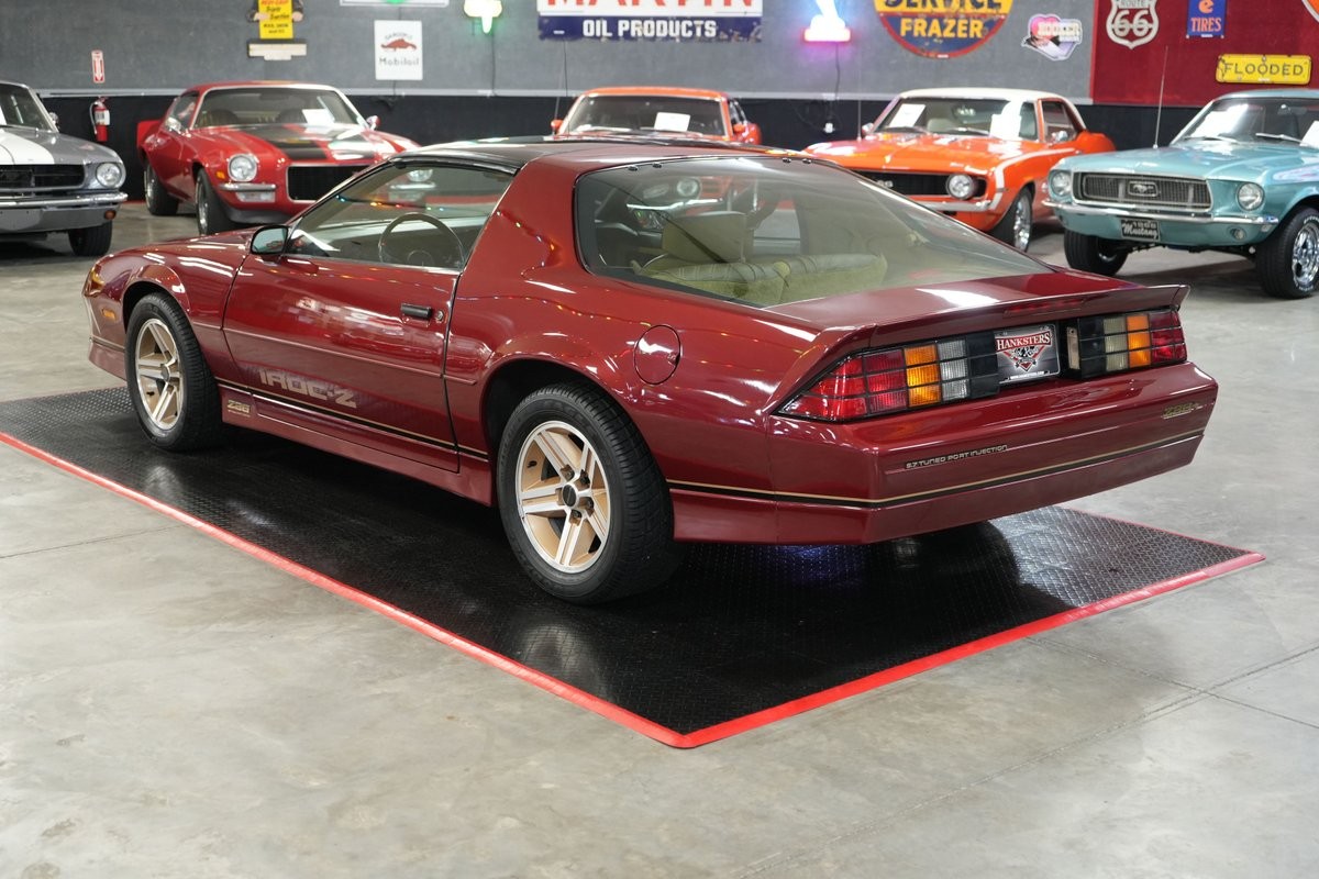 Chevrolet-Camaro-1987-Coupe-3