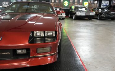 Chevrolet-Camaro-1987-Coupe-35