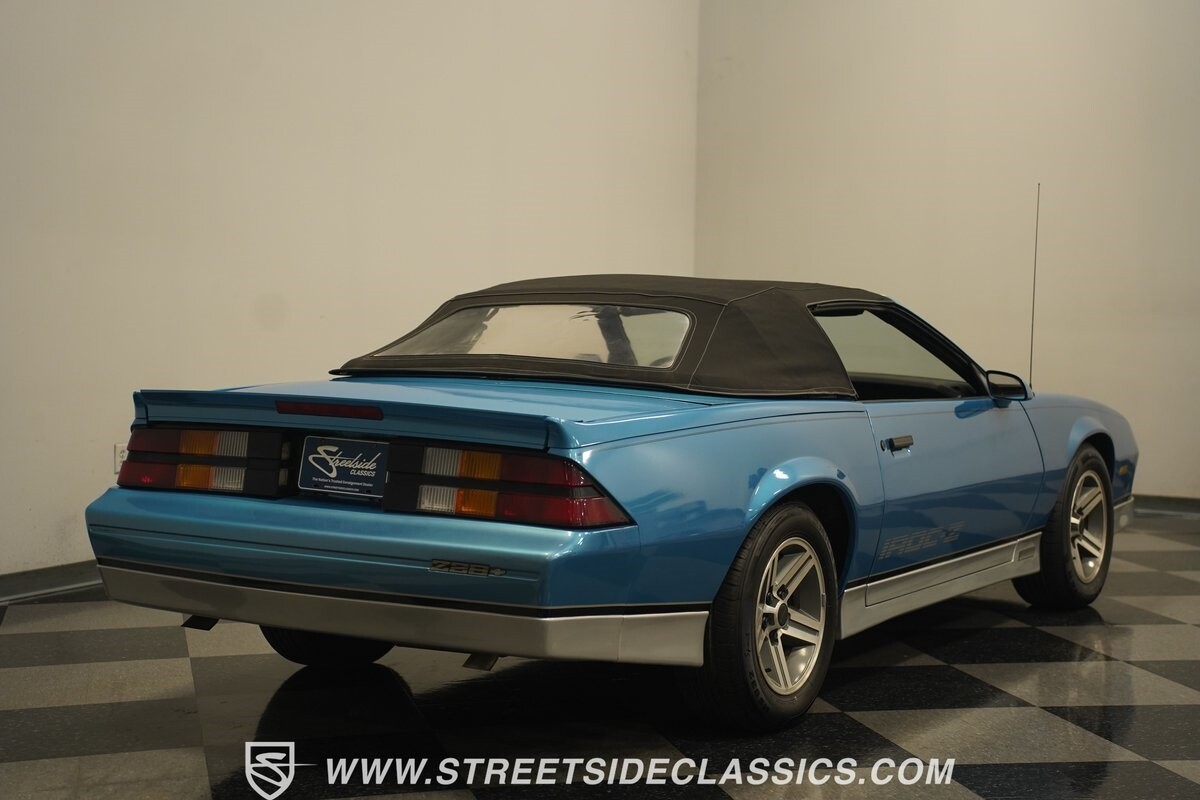 Chevrolet-Camaro-1988-Convertible-14