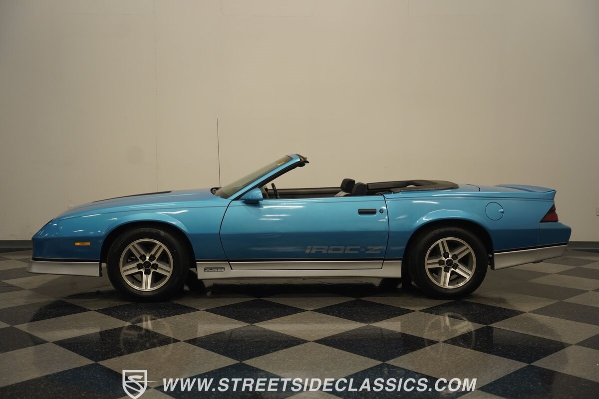 Chevrolet-Camaro-1988-Convertible-2