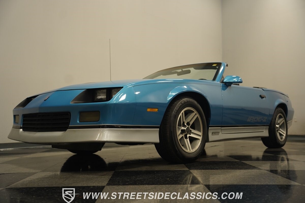 Chevrolet-Camaro-1988-Convertible-23