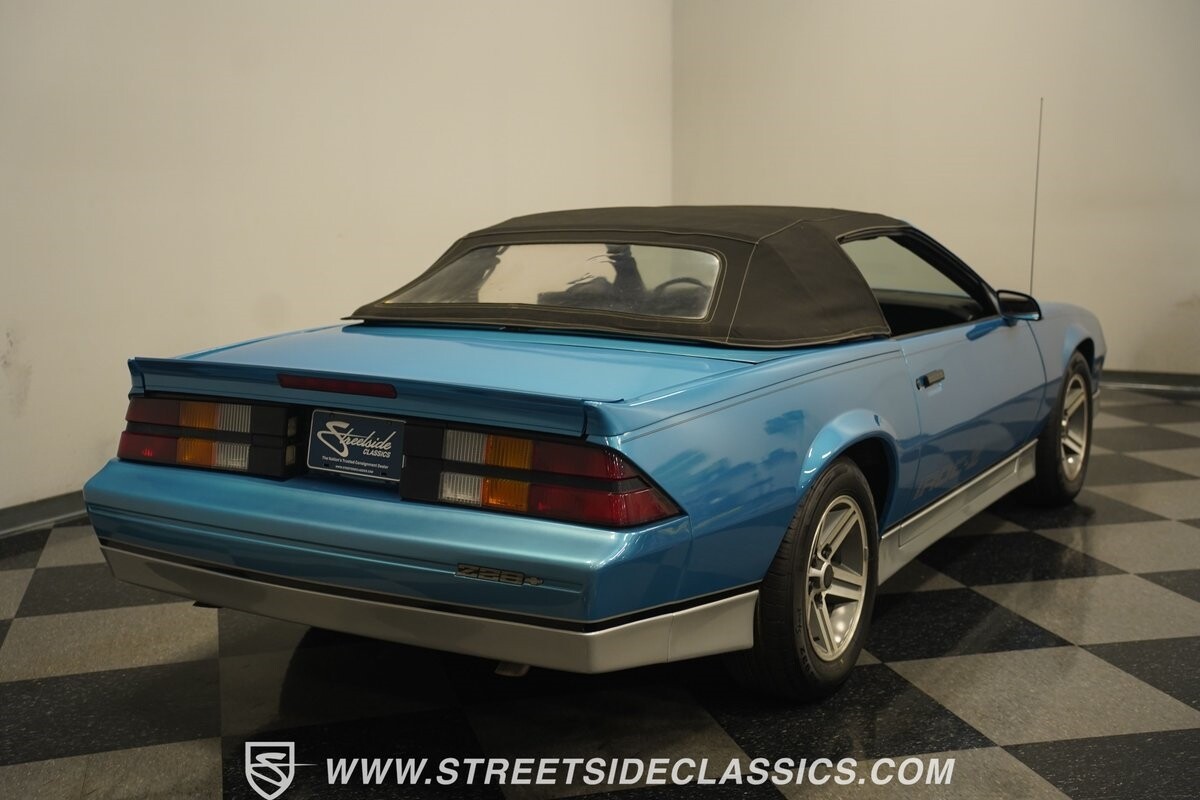Chevrolet-Camaro-1988-Convertible-28