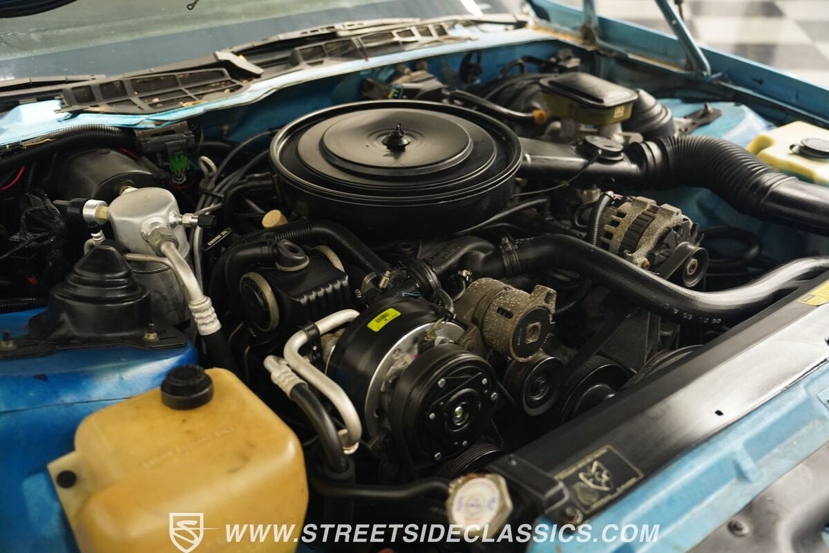 Chevrolet-Camaro-1988-Convertible-34