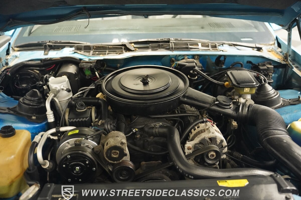 Chevrolet-Camaro-1988-Convertible-35