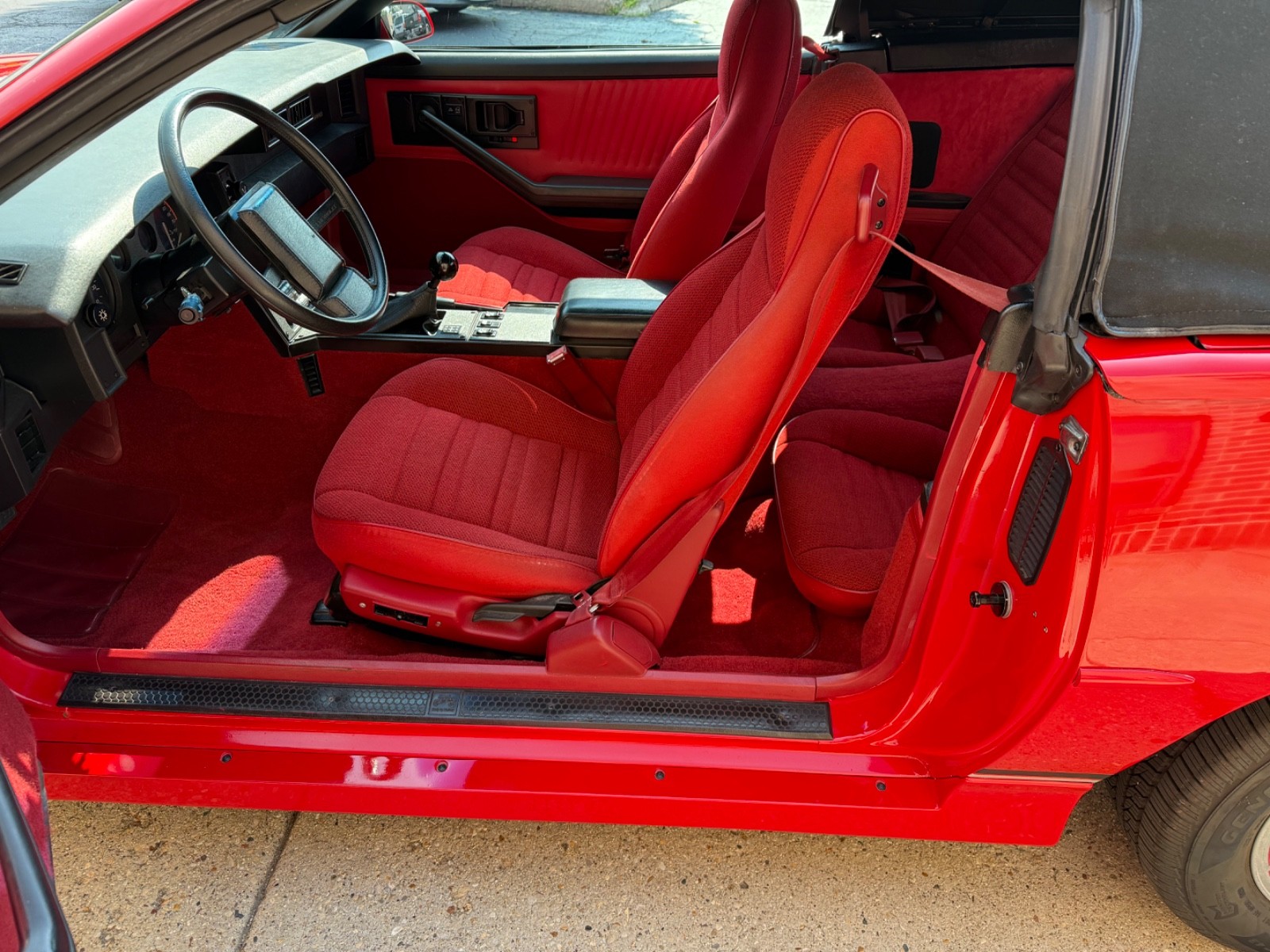 Chevrolet-Camaro-1989-Convertible-27