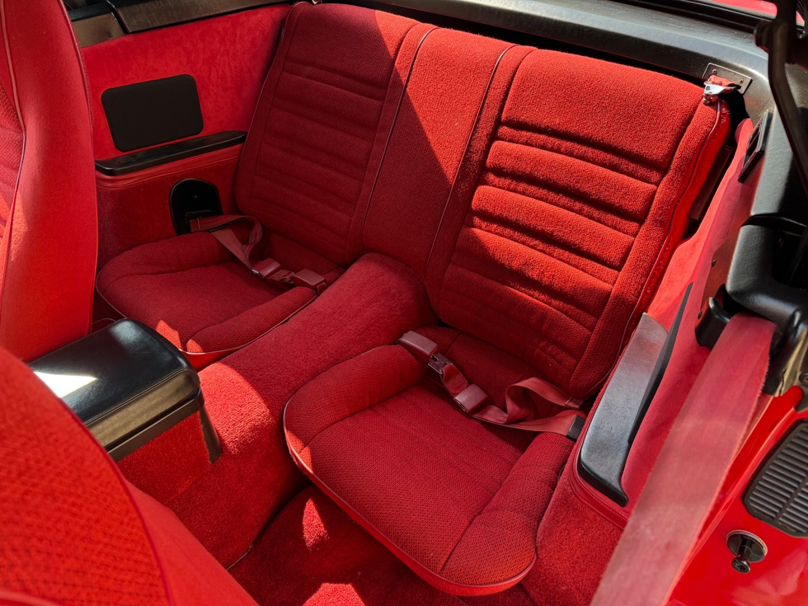 Chevrolet-Camaro-1989-Convertible-32