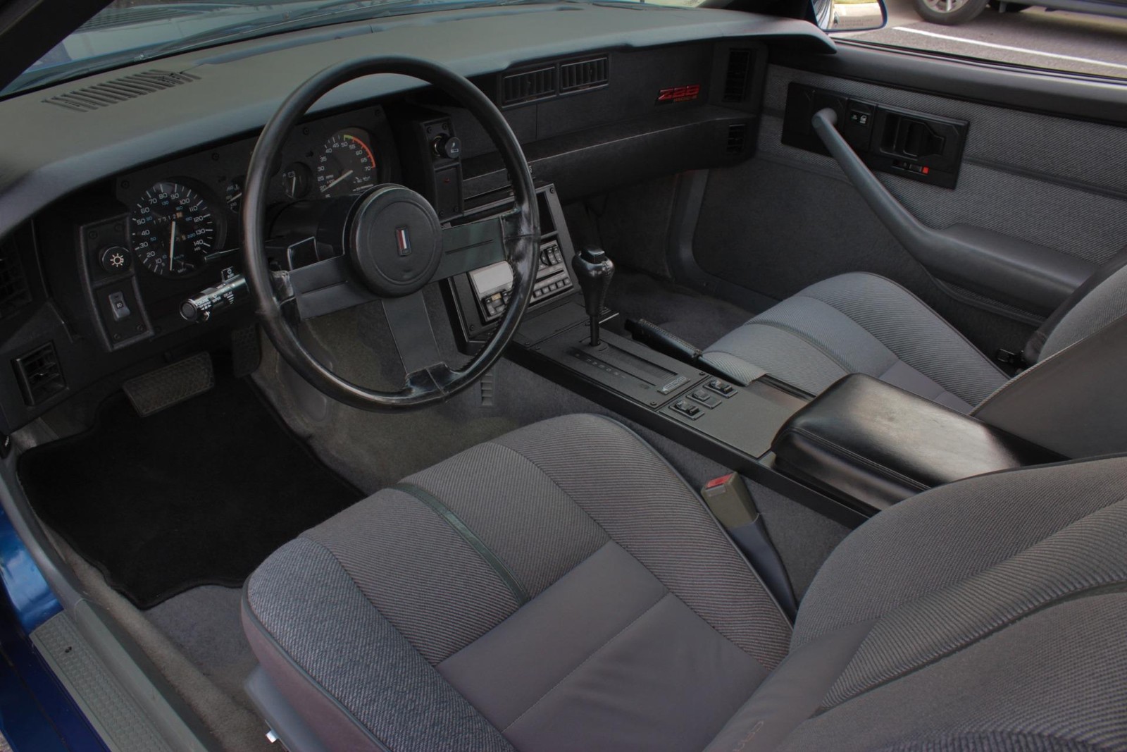 Chevrolet-Camaro-1989-Coupe-13